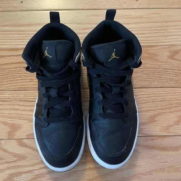 Air Jordan 1 Mid Youth 13 Black Metallic Gold - Picture 3 of 6